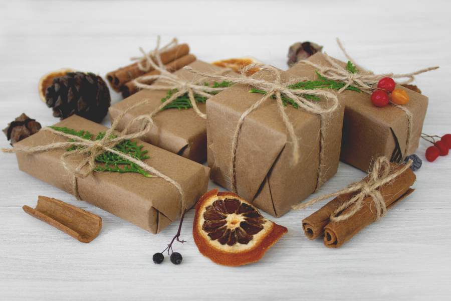 Top 10 Easy Ways to Have a Green Holiday Season