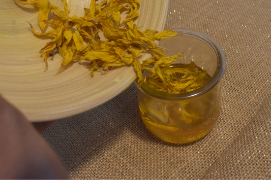 DIY Sunflower Petal Oil Infusion